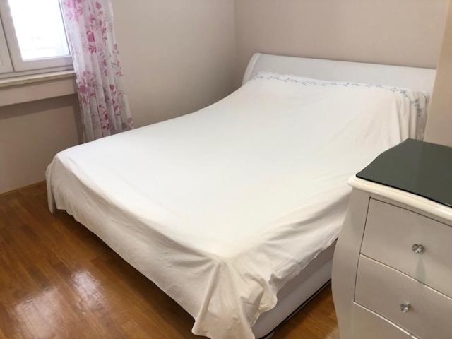Bedroom With Bathroom Shower سبليت المظهر الخارجي الصورة